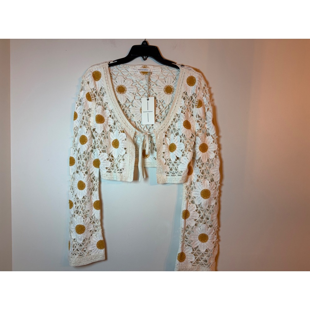 Moon & Madison Crochet Cardigan Women Large NWT Daisy Boho Bell Sleeve Cream